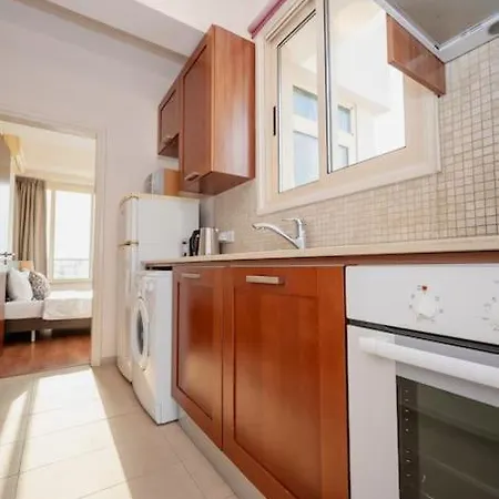 Authentic Cyprus With Rooftop Apartament