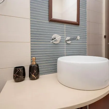 Authentic Cyprus With Rooftop Apartman