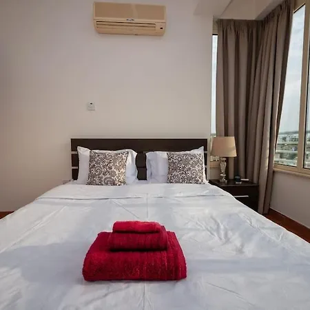 Authentic Cyprus With Rooftop Appartement Larnaca